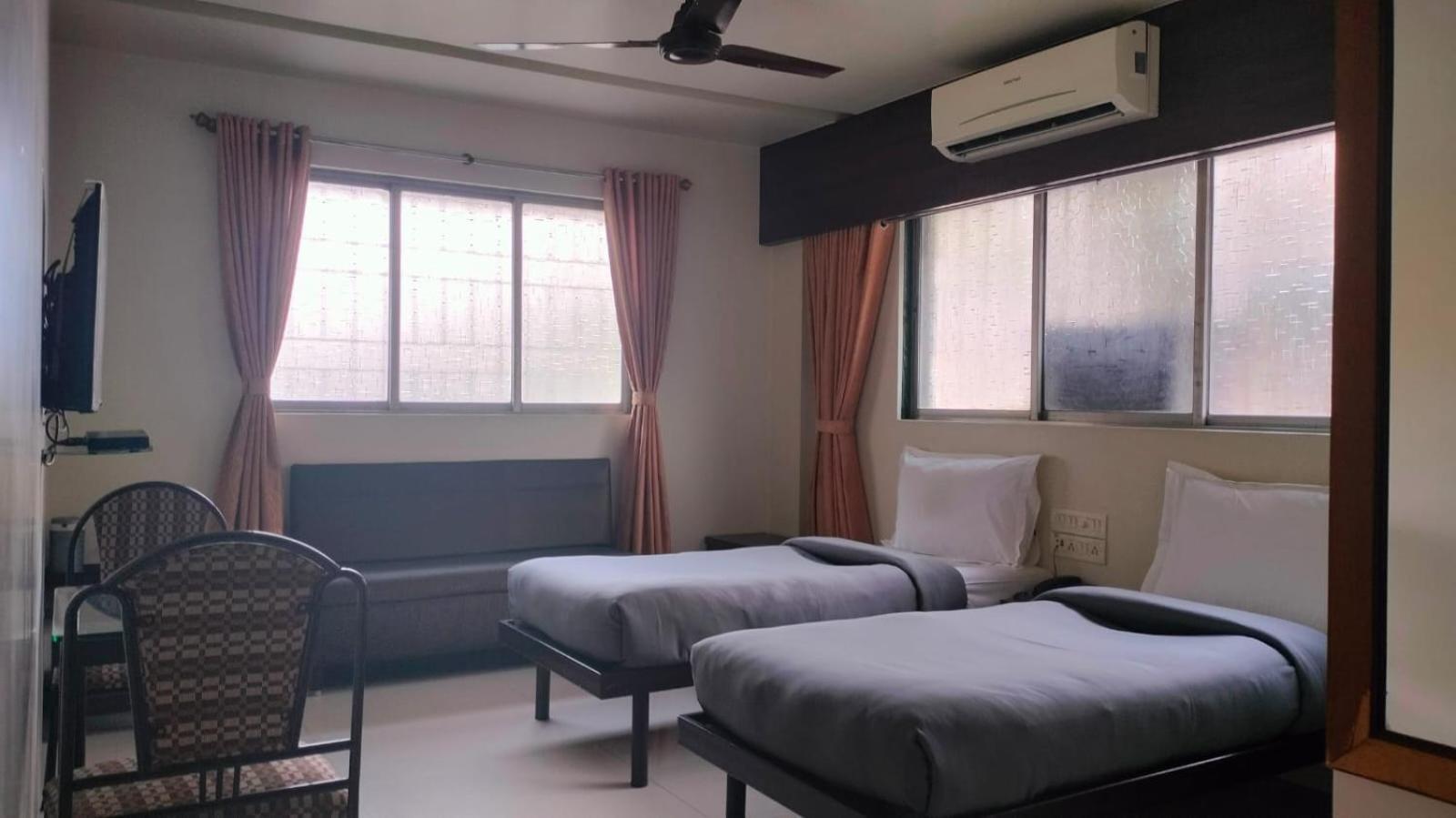 Hotel Sai Nidhi Executive-Mindspace Airoli Navi Mumbai Bagian luar foto