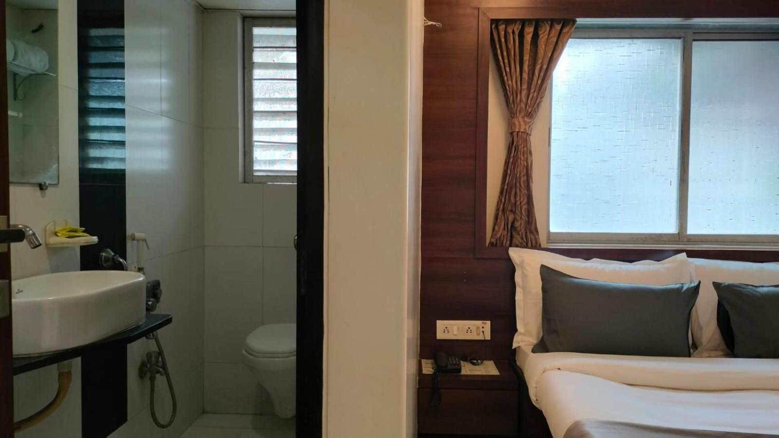 Hotel Sai Nidhi Executive-Mindspace Airoli Navi Mumbai Bagian luar foto