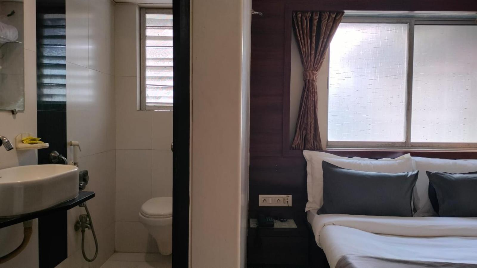 Hotel Sai Nidhi Executive-Mindspace Airoli Navi Mumbai Bagian luar foto